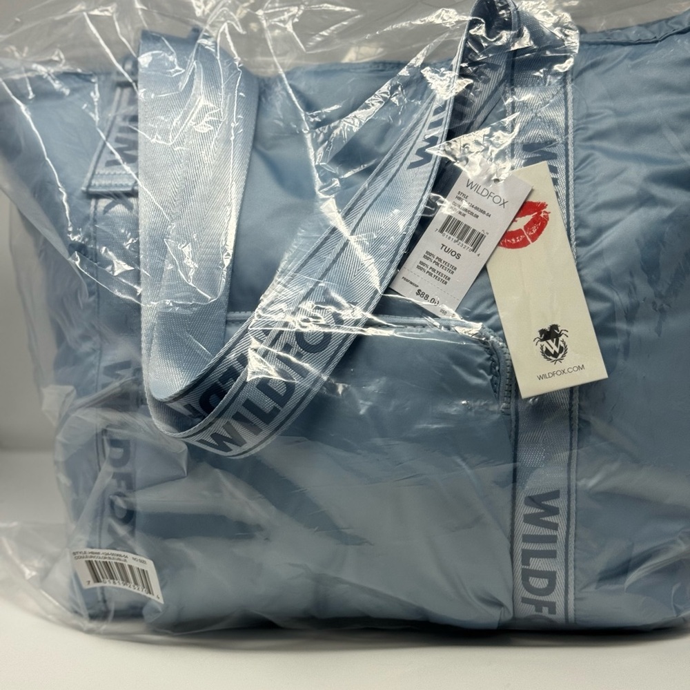 Brand New SEALED Wildfox Blue Puffy Tote  Overnight Bag  Beach Pool GREAT GIFT